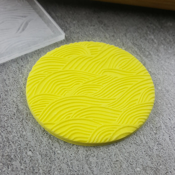 Waves Pattern Plate